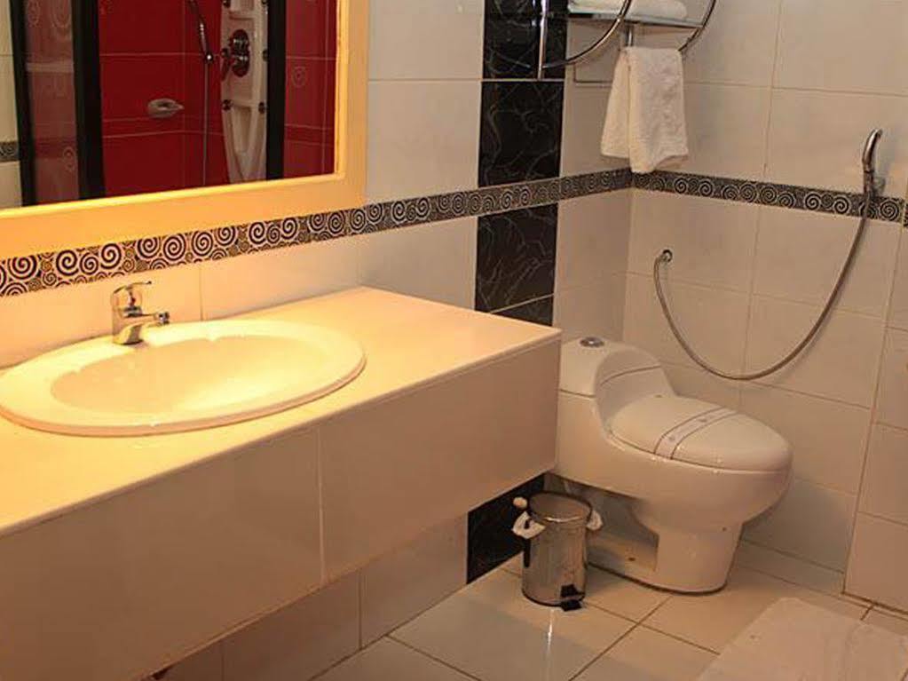 Hotel & Suites La Posada De Lobo Iquitos Extérieur photo
